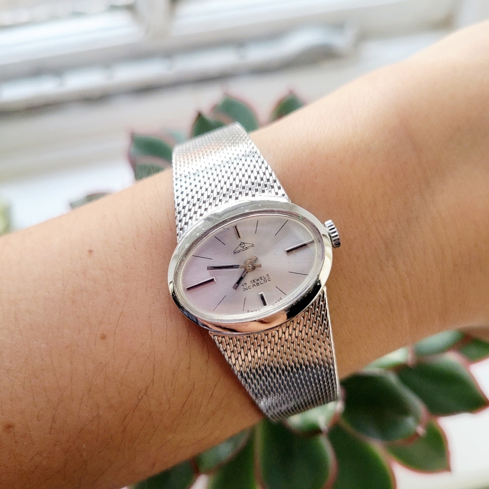 Swiss Mondaine 17 Jewels Silver Watch - Picture 8 of 13